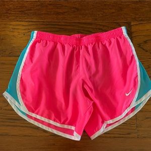 Like new Girls NIKE Athletic shorts with liner size Girls L